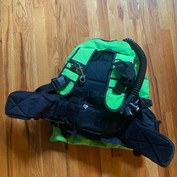 Slimline Durapro Systems Scuba BCD - Picture 2 of 6